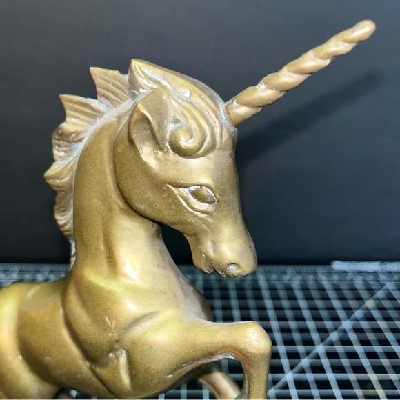 Bronze unicorn statue 🦄 8 inches tall 🦄🦄🦄🦄🦄🦄🦄🦄🦄🦄🦄🦄🦄🦄🦄🦄🦄🦄🦄🦄 - Picture 7 of 9